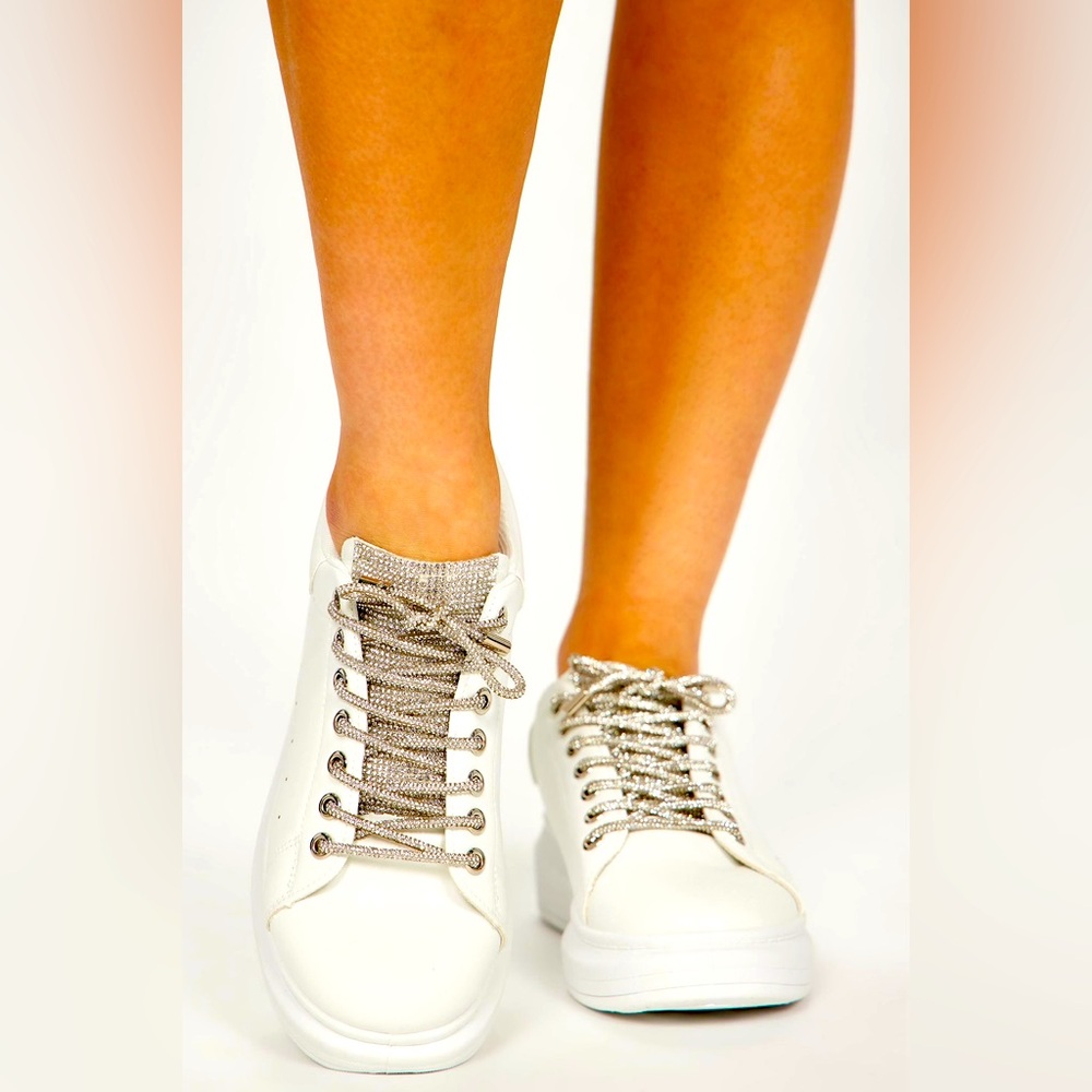 Women’s Rhinestone White Lace-Up Sneakers Size 6 NWT.